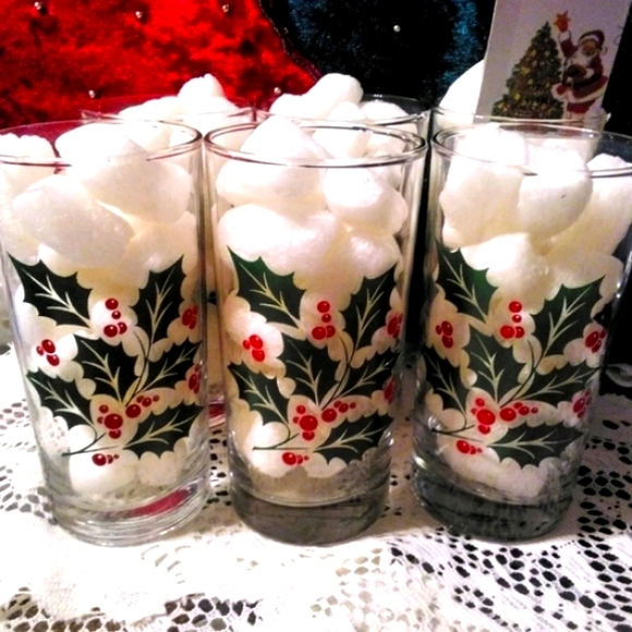 *SET of 4* HOLLY  VINTAGE Glasses By INDIANA GLASS COMPANY* No Spill Bot… - Picture 2 of 10